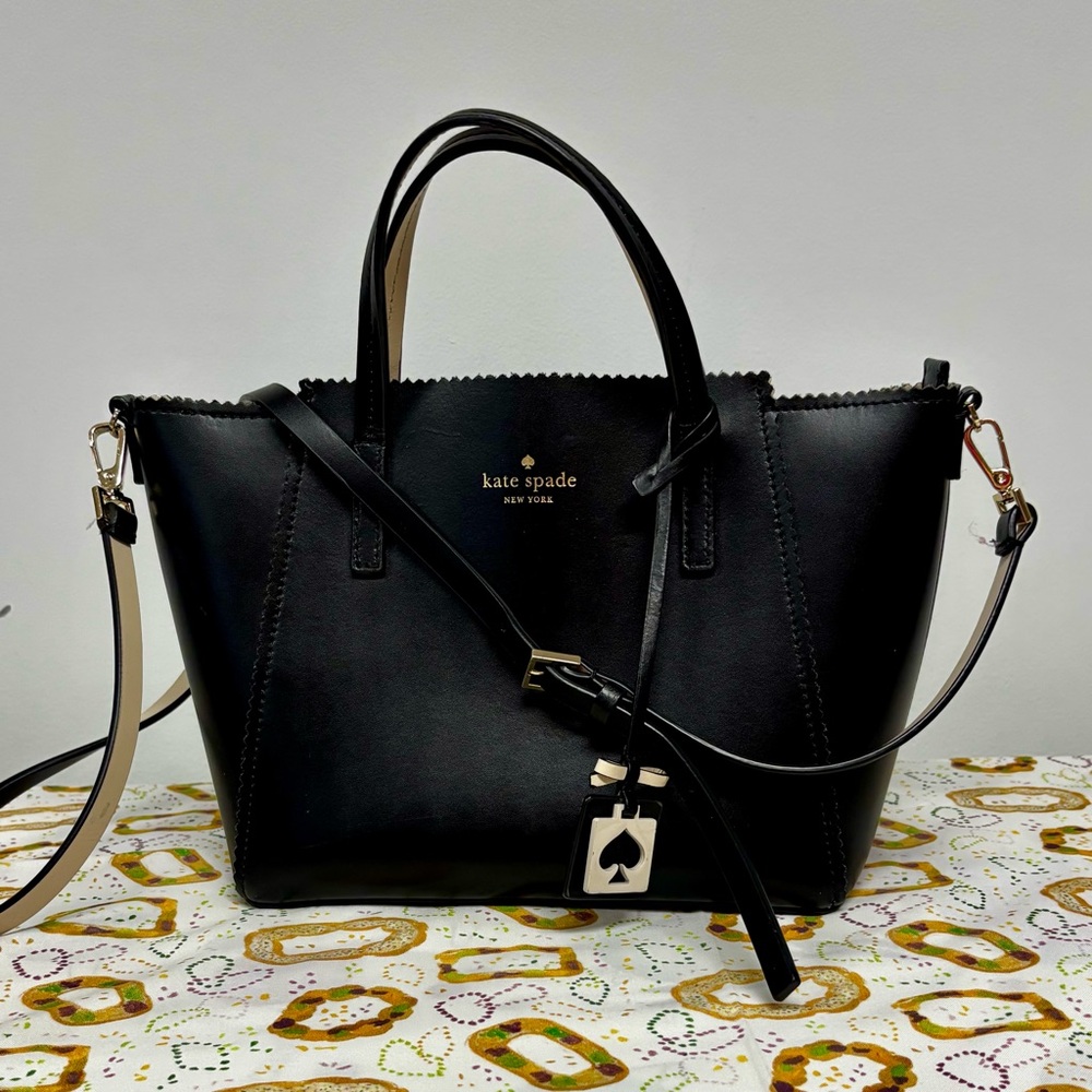 Kate Spade Black Ivy Drive Loryn Bag Purse in Excellent Condition.